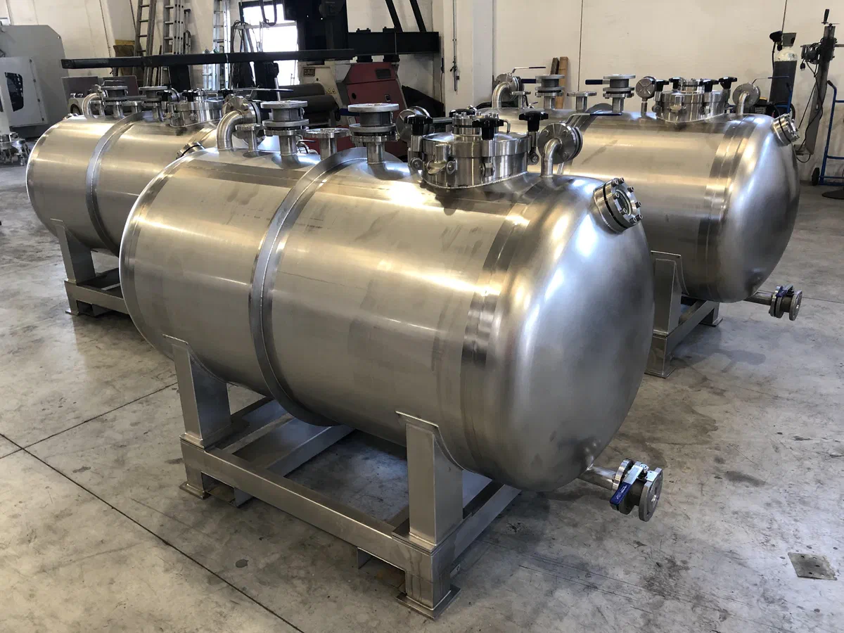 Horizontal stainless steel storage tanks